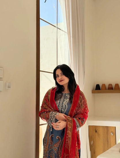 Women Regular Ethnic Printed Chinon Kurta with Trousers & Dupatta