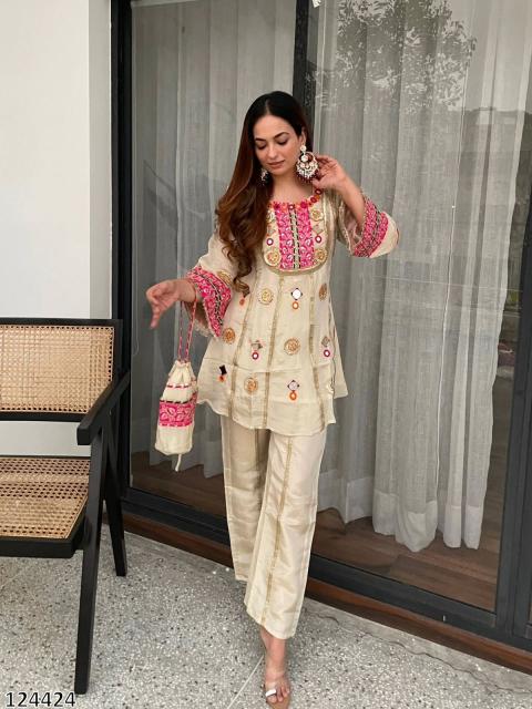 Women's Premium Embroidered Kurti Pant Set