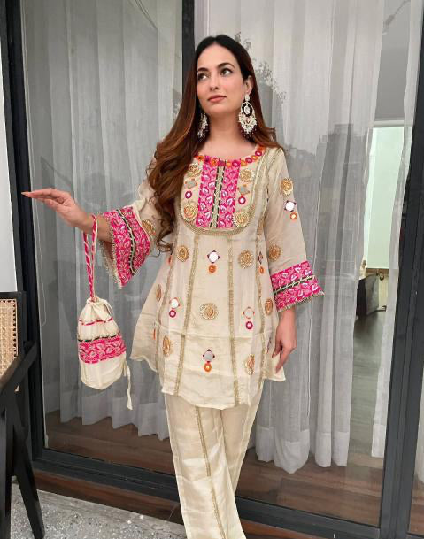 Women's Premium Embroidered Kurti Pant Set