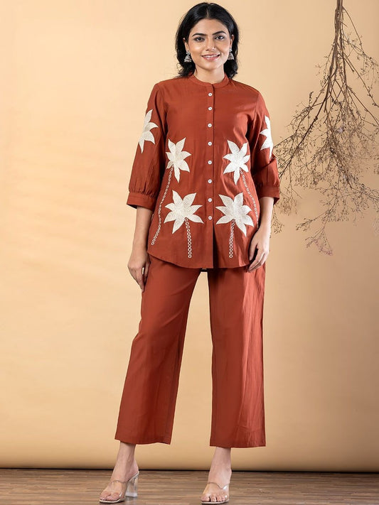 Women Regular Floral Embroidered Pure Silk Kurta with Trousers