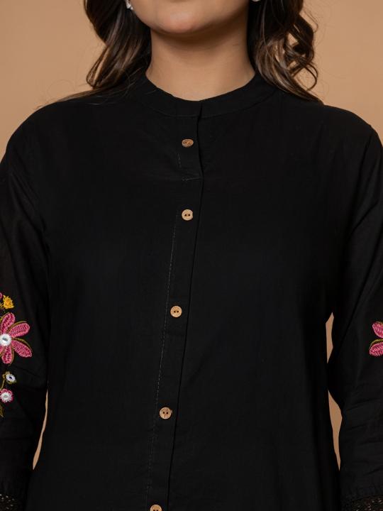 Women Floral Embroidered Pure Cotton Black Tunic with Trousers